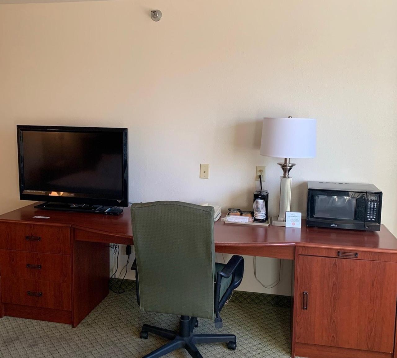 Grandstay Hotel & Suites Becker ภายนอก รูปภาพ