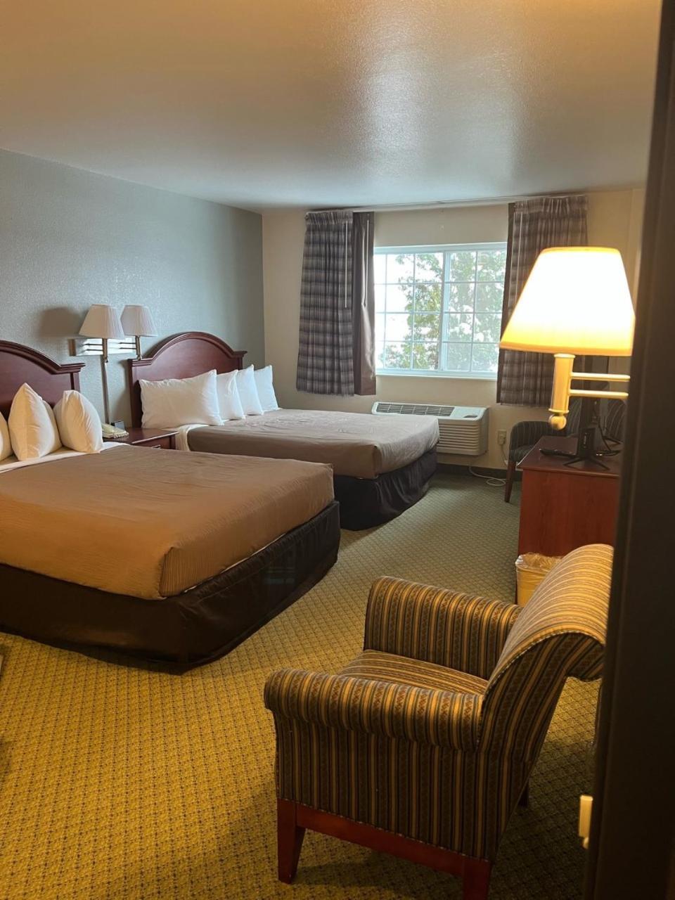 Grandstay Hotel & Suites Becker ภายนอก รูปภาพ